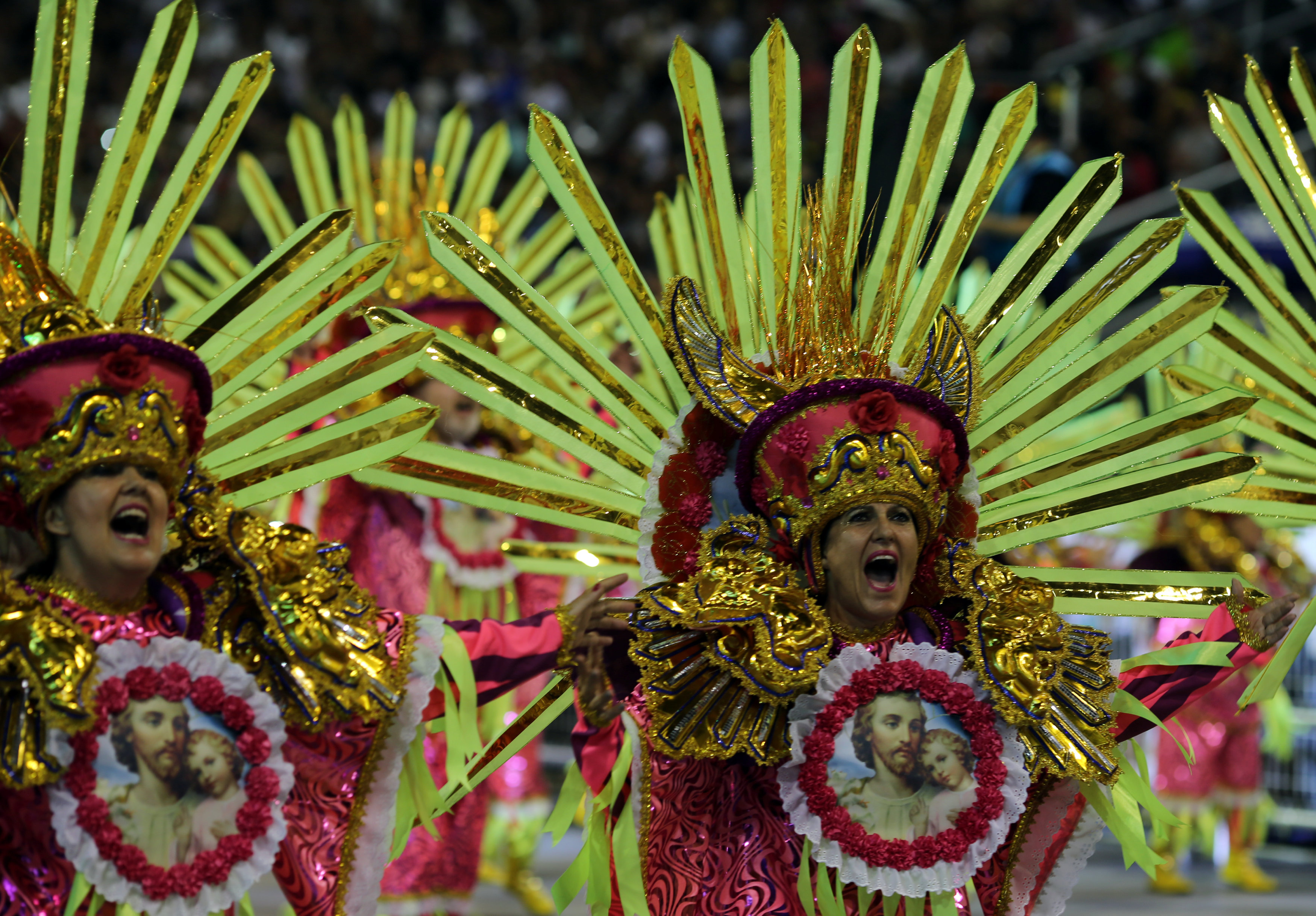 Сценарии карнавала. Карнавал в Сан Паулу. Карнавал в Бразилии 2022. Бразильский карнавал 2022. Дети на карнавале в Бразилии.