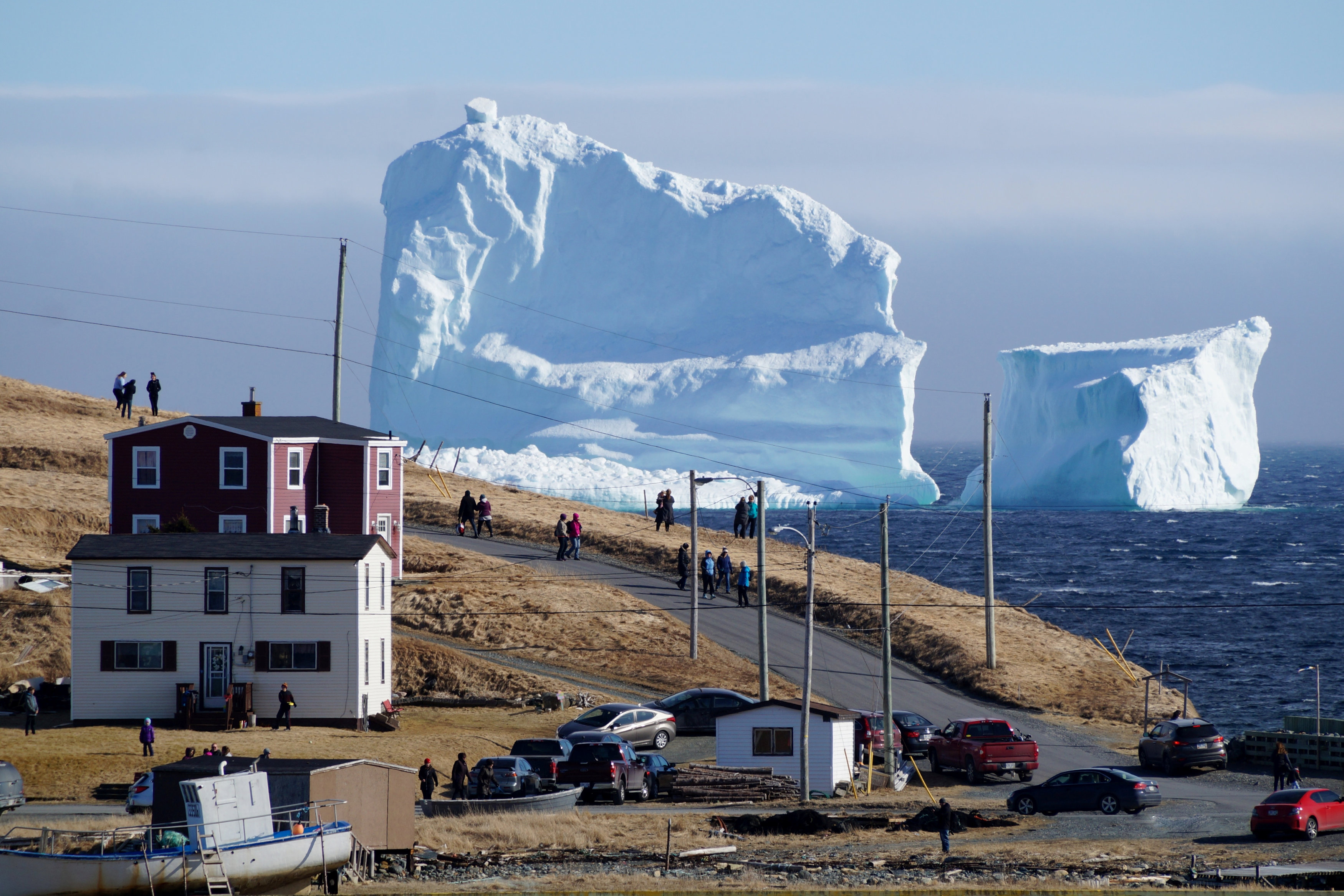 Гренландия осадки. Ньюфаундленд остров Айсберг. Ньюфаундленд Канада Айсберг. Аллея айсбергов Канада. Аллея айсбергов ньюфаундленд лабрадор.
