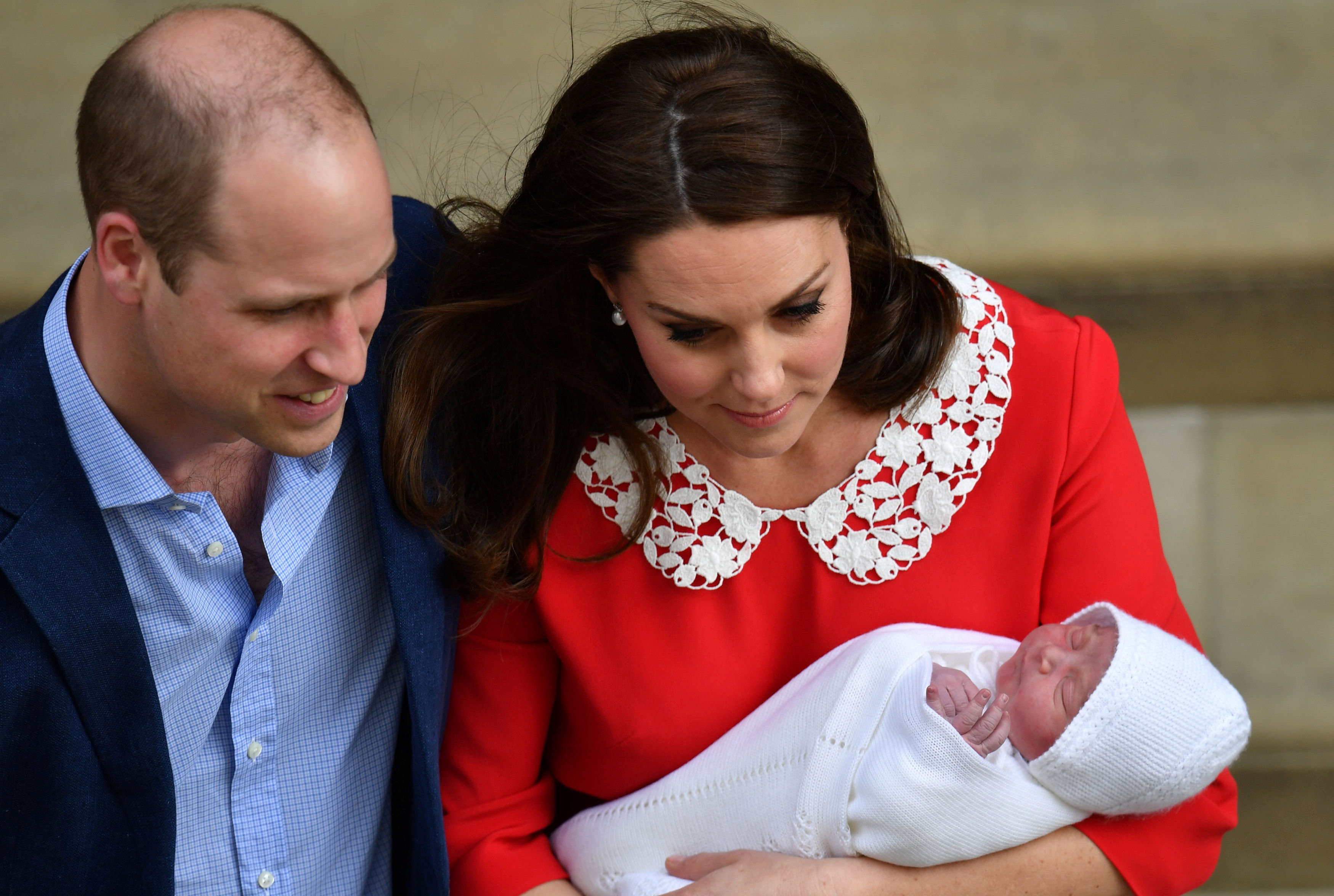 Жива ли кейт миддлтон последние новости. Принц Уильям и Кейт Миддлтон. Принц Уильям и Кейт дети. Сын принца Уильяма и Кейт Миддлтон.