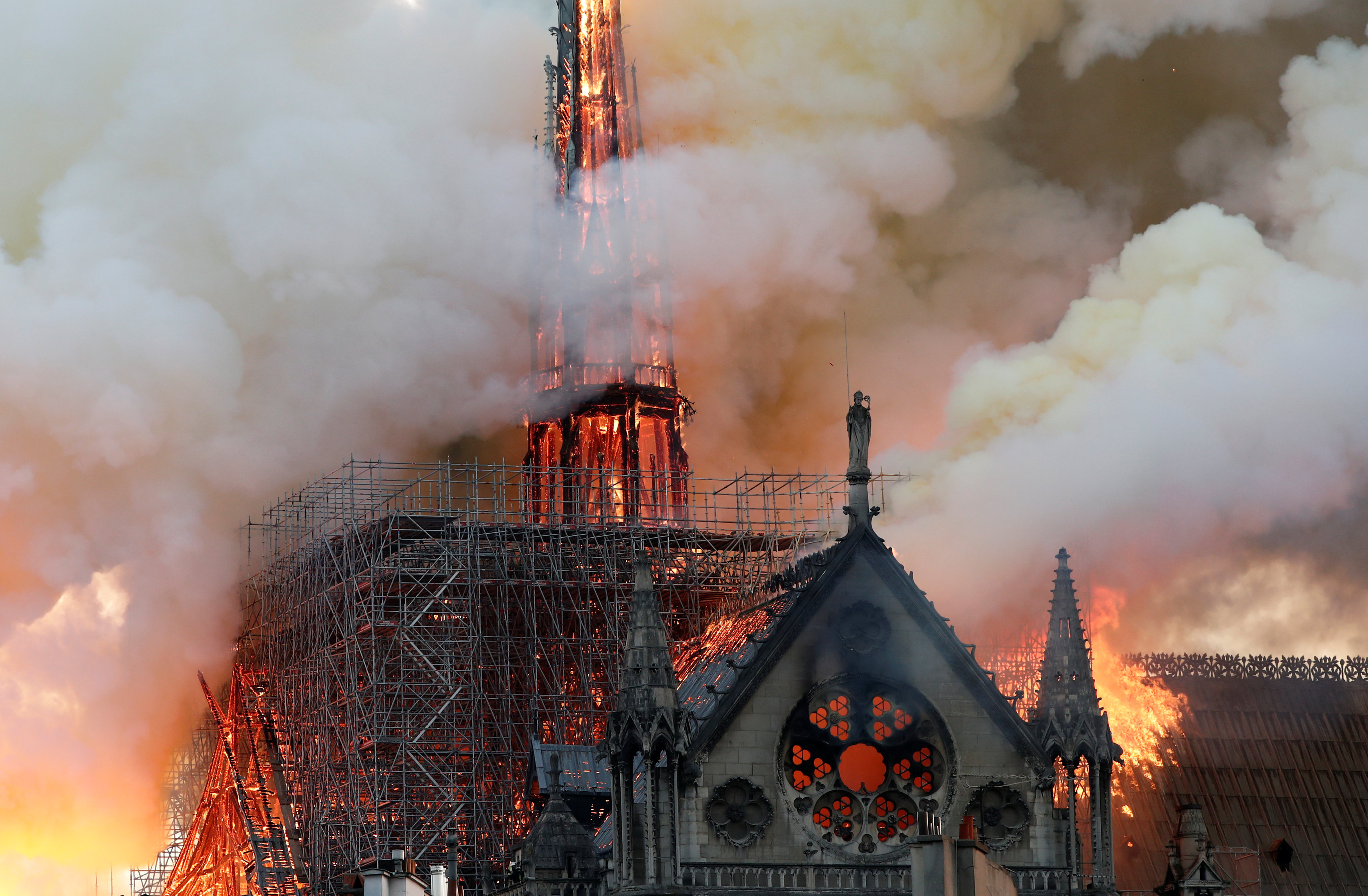 Сгорел нотр. Пожар в соборе Парижской Богоматери (2019).