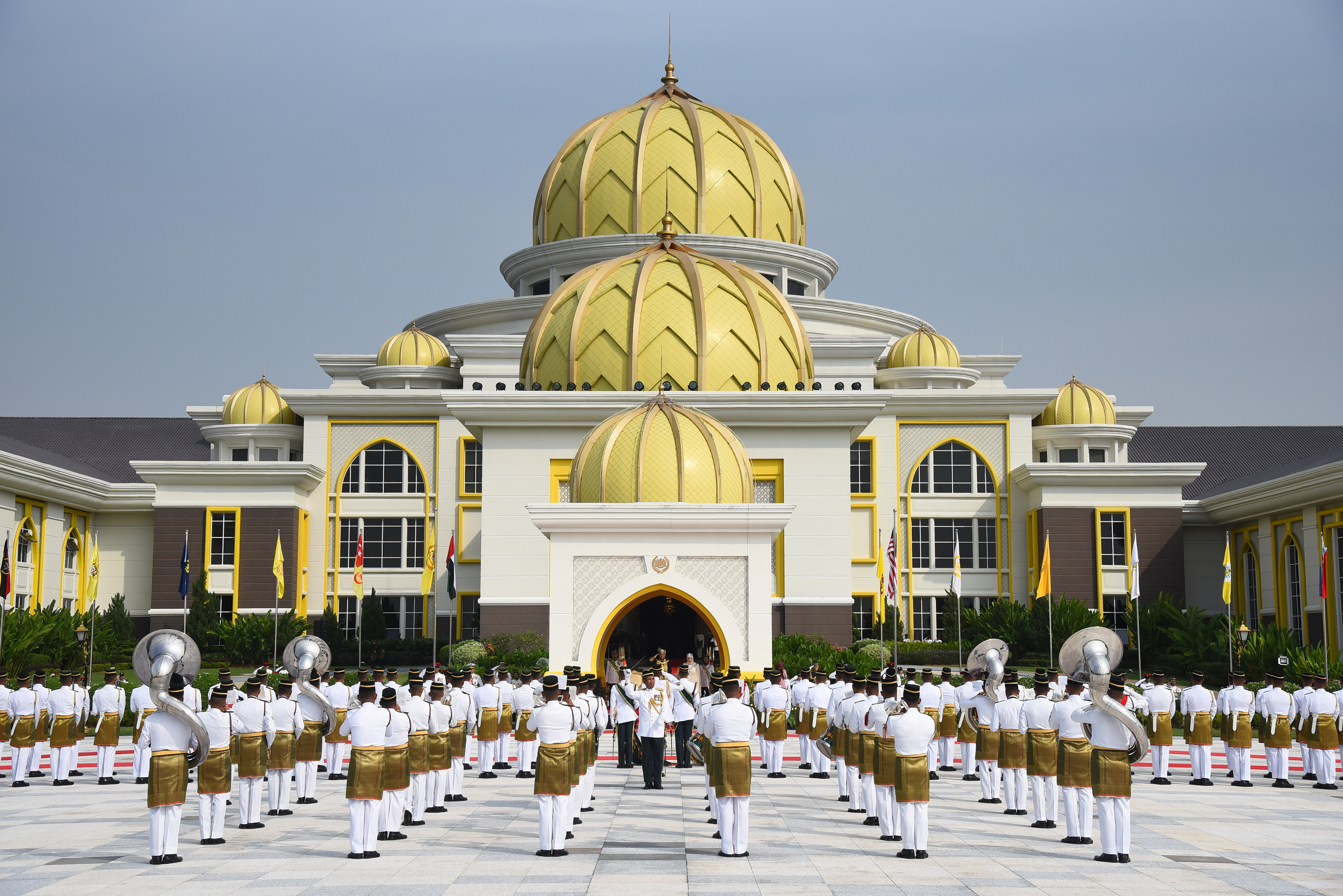 Малайзия бруней. Королевский дворец Истана Негара. Резиденции Султана Малайзии. Дворец короля Малайзии. Королевский дворец Истана Негара (г. Куала-Лумпур).