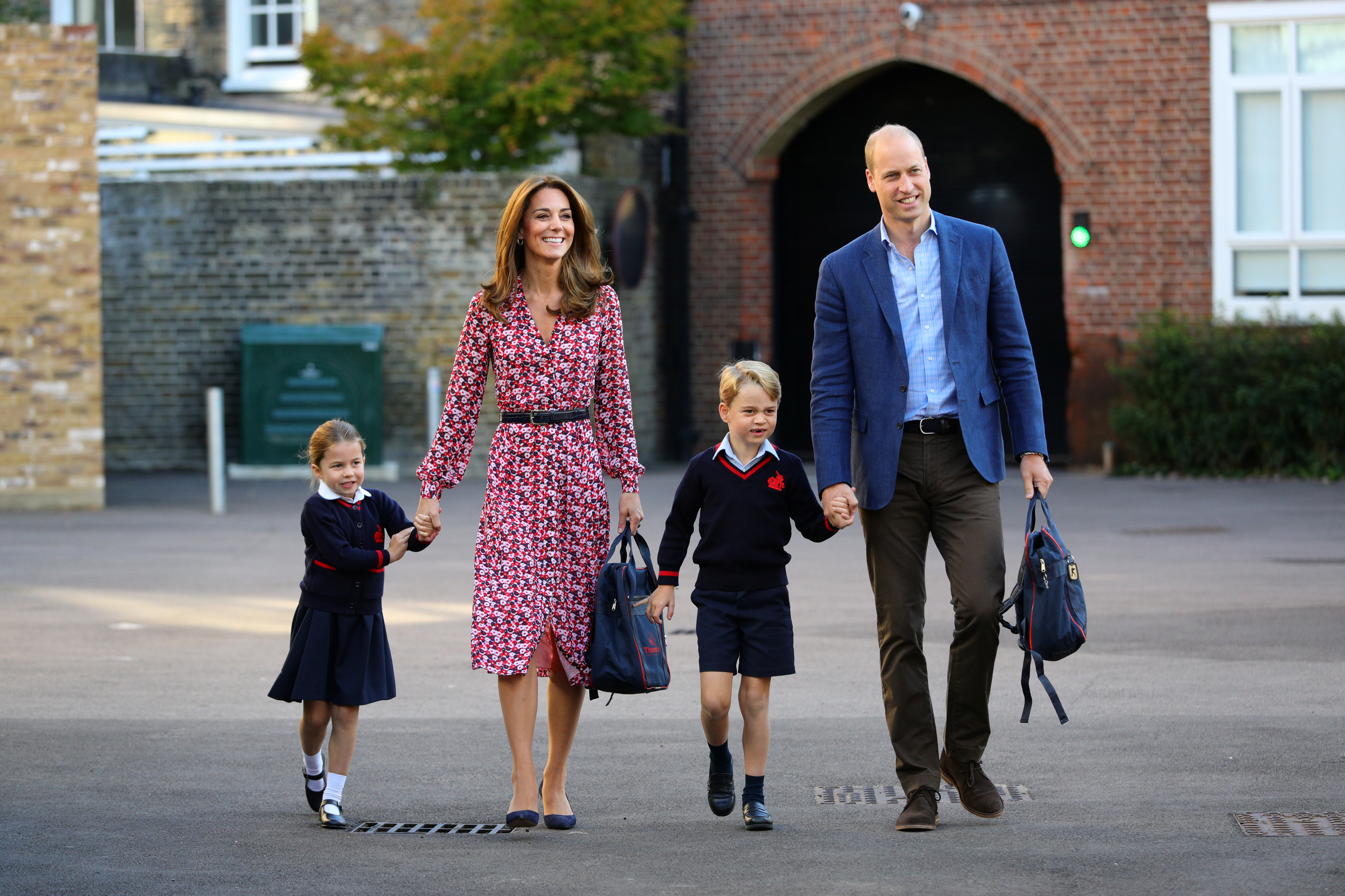 Фото кейт с детьми фотошоп. Дети Кейт Миддлтон и принца Уильяма. Дети Кейт Миддлтон и принца Уильяма 2021. Кейт Миддлтон с детьми 2022. Кейт Миддлтон и принц Джордж.