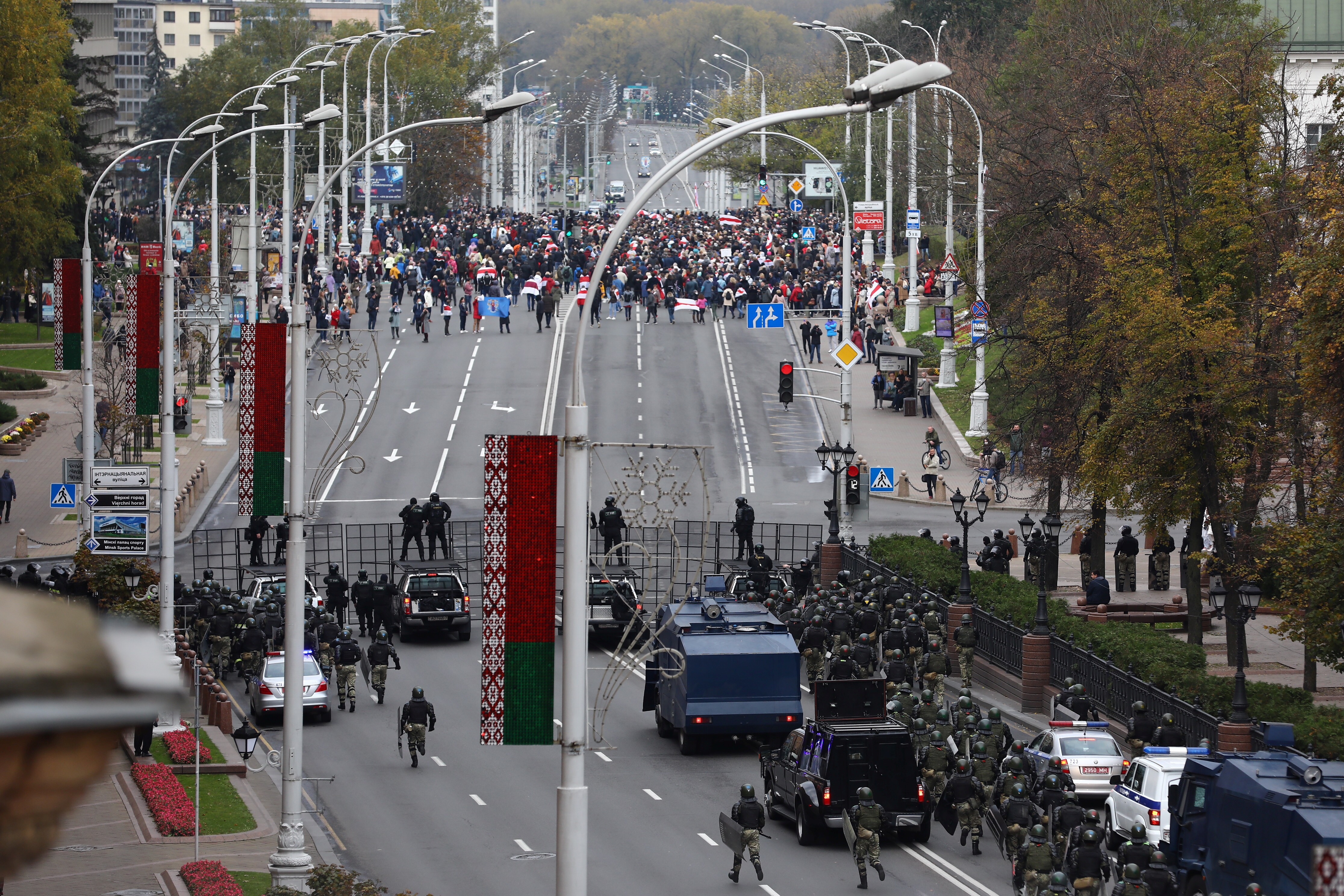 Беларусь 2020. Протесты в Минске против Лукашенко. Марш 25 октября в Минске. Митинги в Минске 2020.