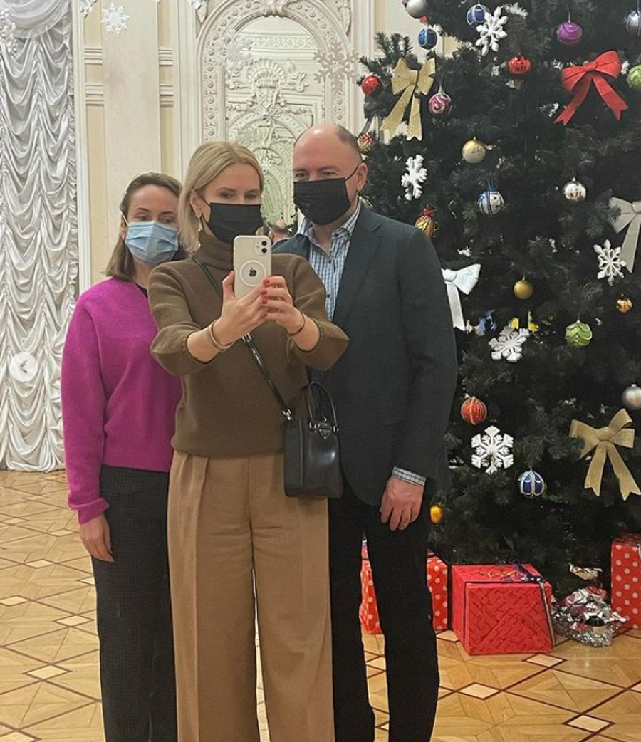 Елена Кондратюк надела маску и в театр. Фото: www.instagram.com/olena__kondratiuk