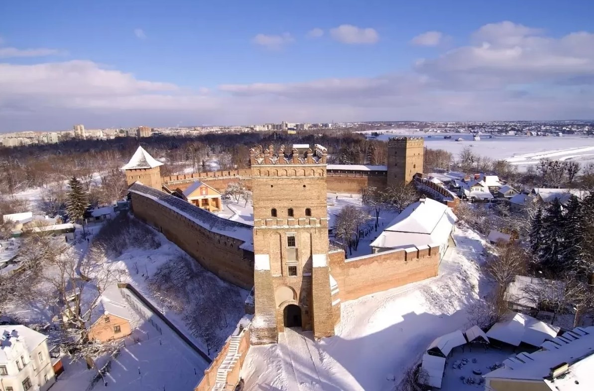 Місто з тисячолітньою історією є одним із найбільш відвідуваних на заході країни. Фото: ukranews.com