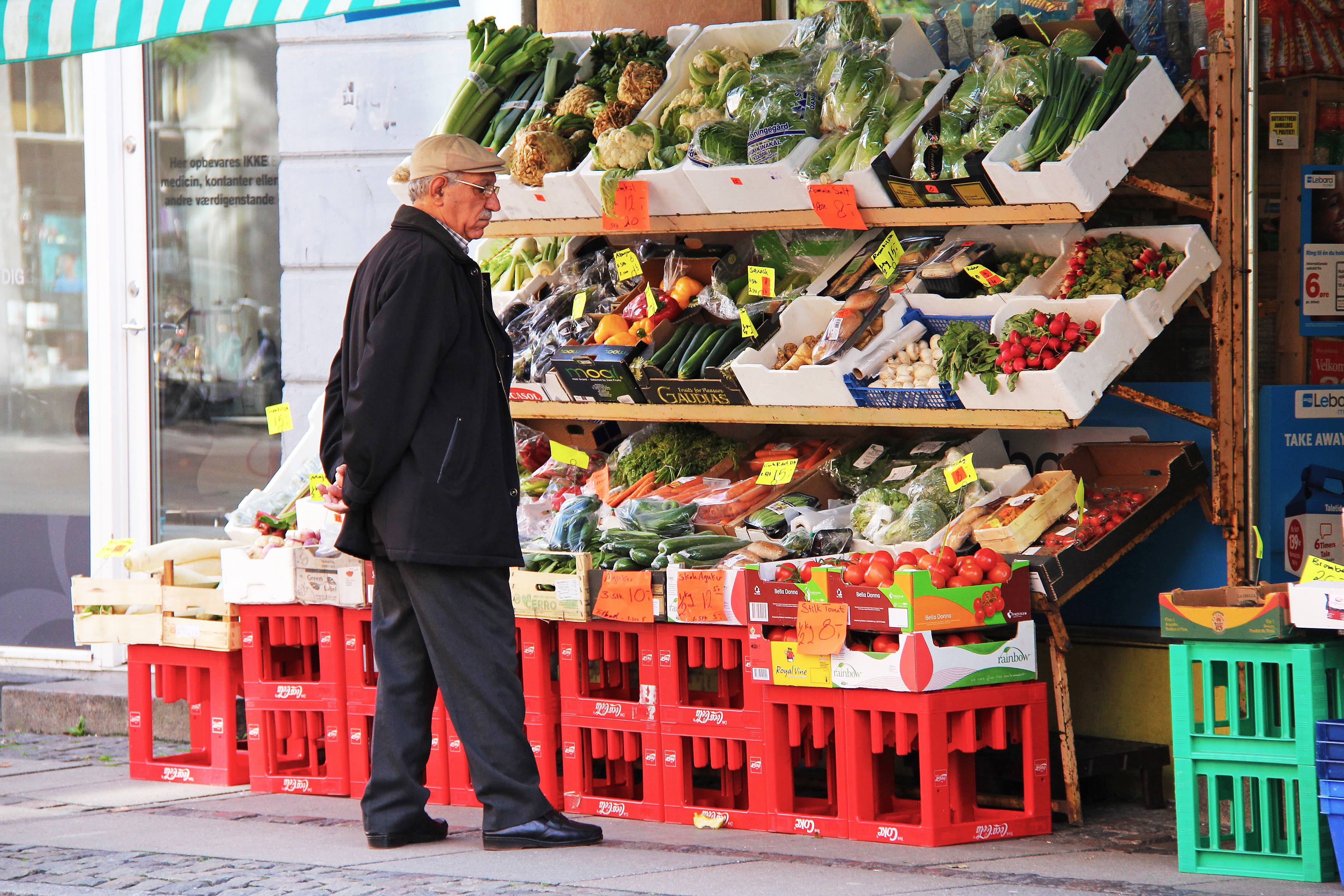 Вкусные овощи могут быть разве что на юге Европы. В северных странах в теплицах хочешь-не хочешь будут пластиковыми. Фото: Photo by form PxHere