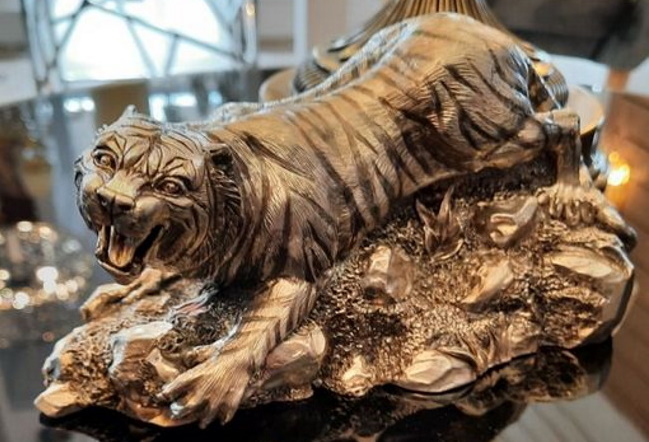 Статуэтка тигра из серебра. Фото: olx.ua
