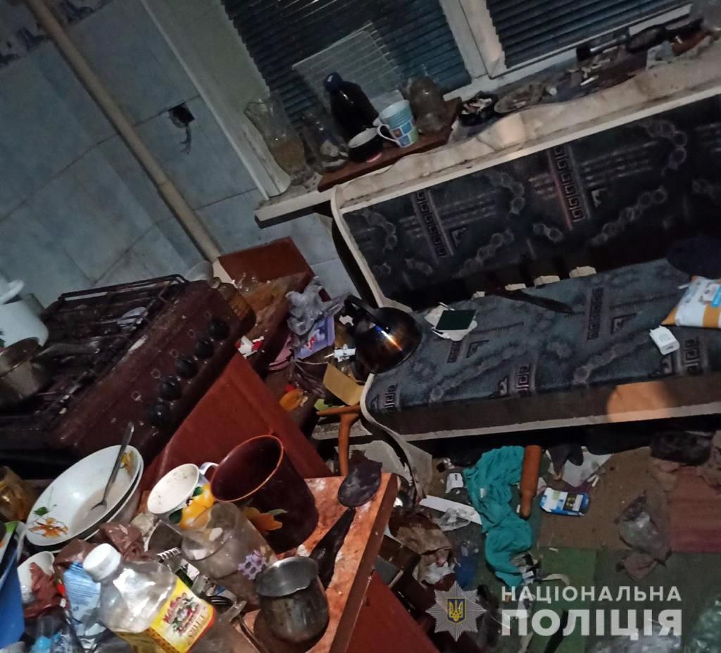 Дитина жила в антисанітарійних умовах. Фото: zp.npu.gov.ua