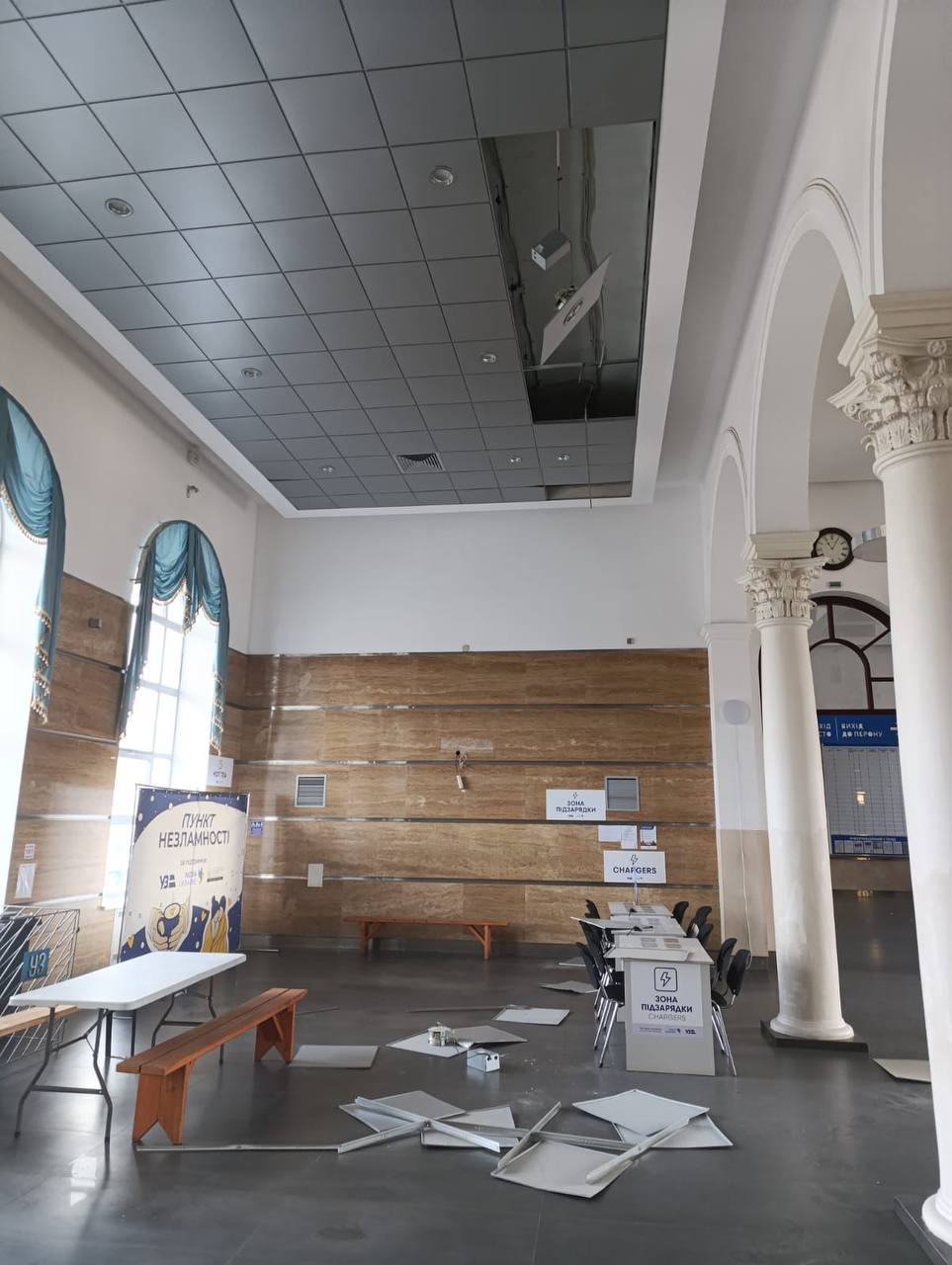 Удар РФ по вокзалу в Славянске. Фото: t.me/UkrzalInfo