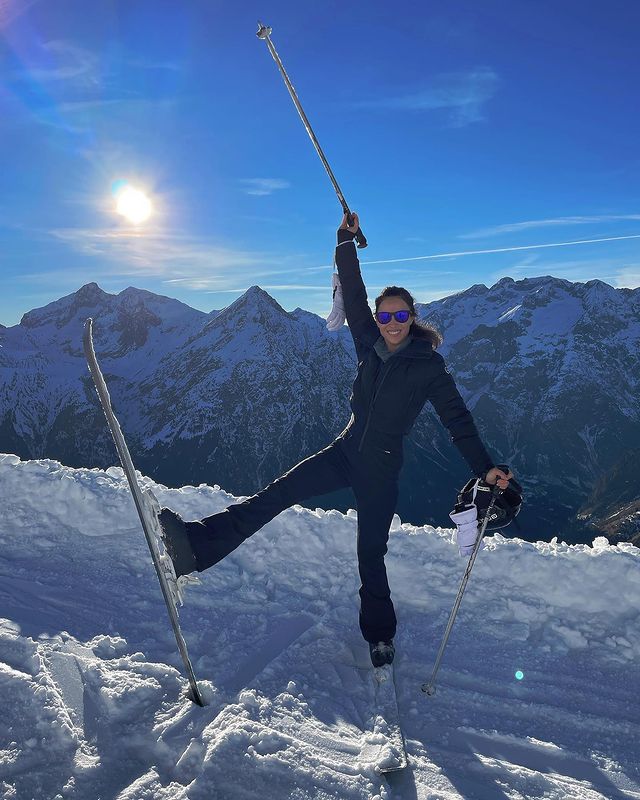 Виктория Маремуха освоила лыжи. Фото: Instagram.com/vicky_mare/