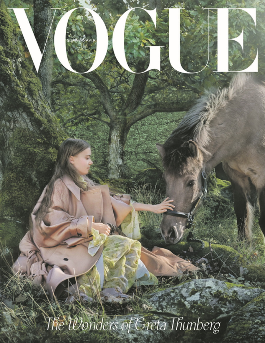 Для обложки популярного журнала «Вог» Грета снялась с трогательной лошадкой. Уж не из кожи ли этого животного изготовлена обивка домашнего кресла?