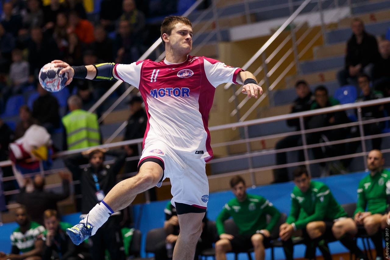 З незрозумілих причин на турнір не їде найкращий гравець збірної – капітан Денис Захаров. Фото: EHF