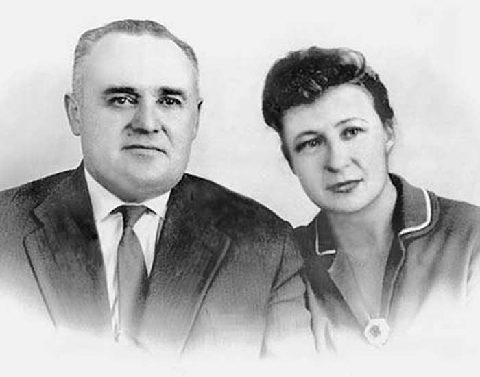 Сергей Королев с женой Ниной Ивановной.  Фото: partizanpolyana.ru