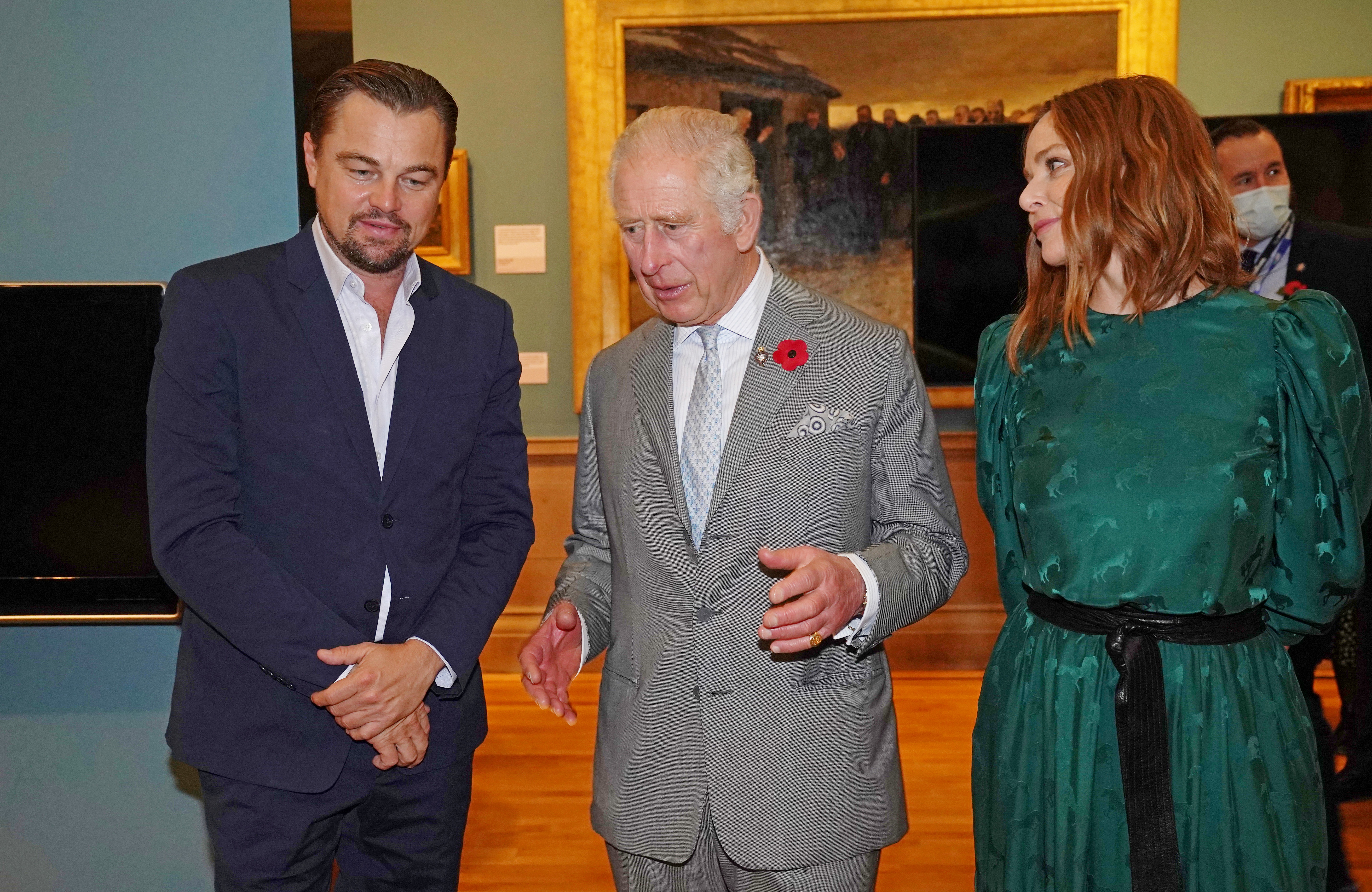 Леонардо Ди Каприо заодно пообщался с принцем Чарльзом и побывал на фешен инсталляции Стеллы МакКартни. Фото: Owen Humphreys/Pool via REUTERS