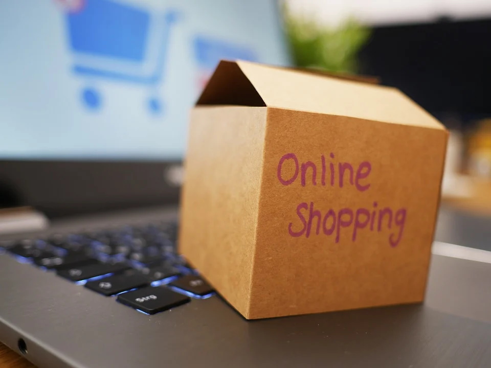 Найпростіший спосіб покупки через інтернет – це скористатися пропозиціями вашого банку. Фото: зображення Preis_King/8 images із сайту pixabay.com