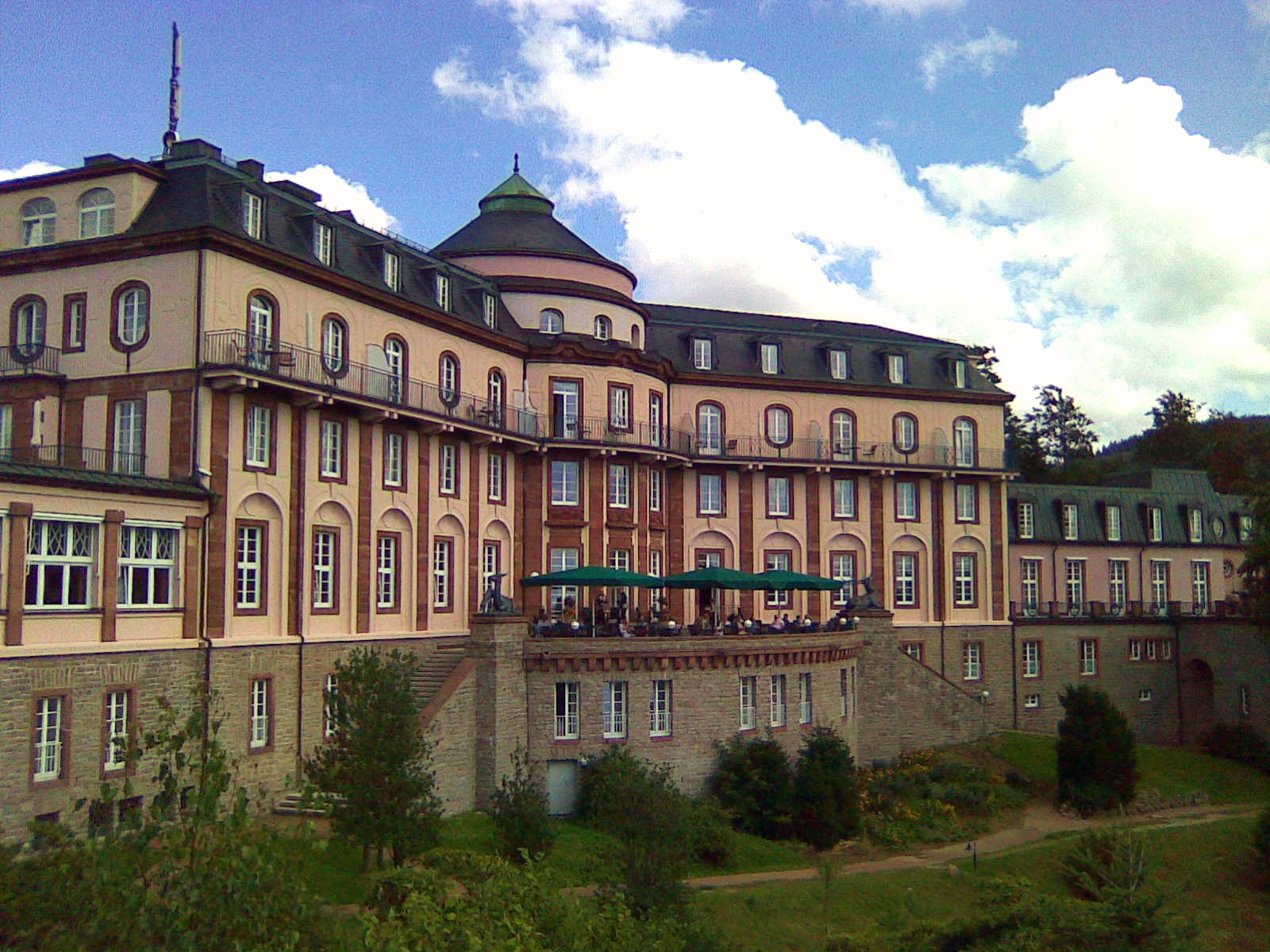 Роскошный дворец в Баден-Бадене у Бакая власти Германии отобрали за долги. Фото: Ichneumon / commons.wikimedia.org