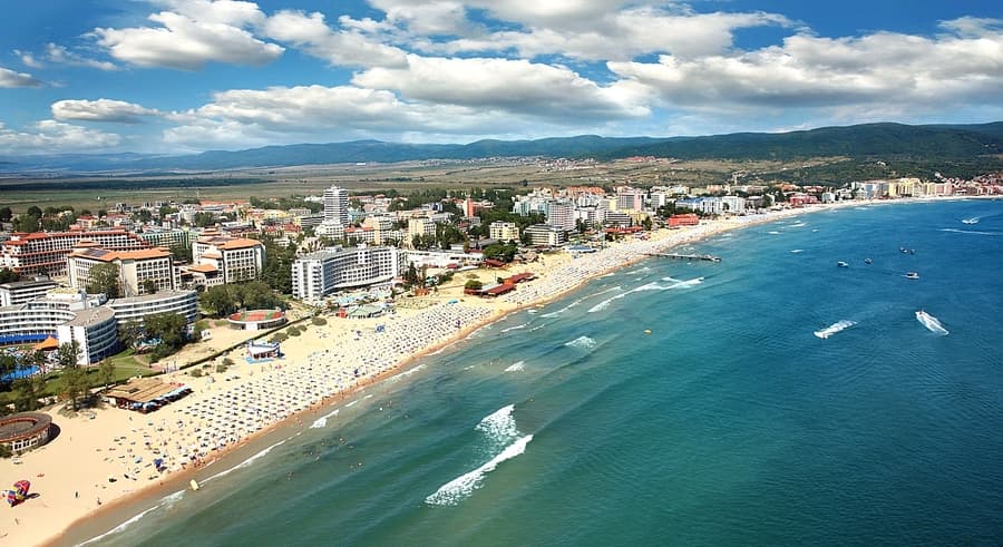 Болгарія - близько, тепло, дешево і яскраво. Фото: hotels24.ua