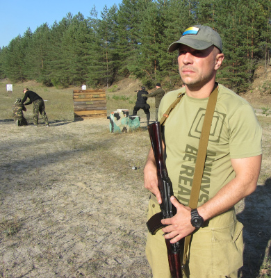 У 2014 році брав участь у боях на Донбасі у добровільному батальйоні 