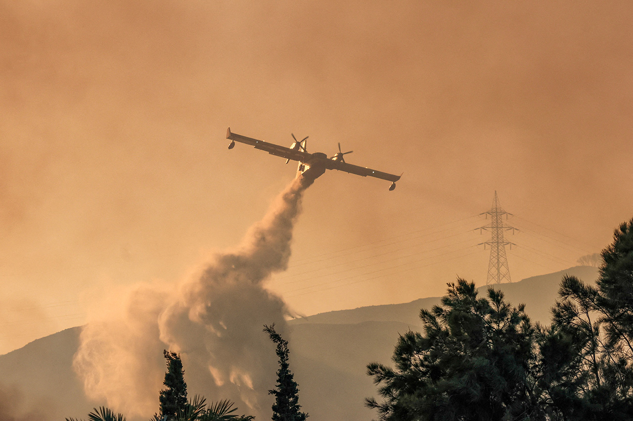 Грецький острів Родос став епіцентром пожеж. Фото: REUTERS