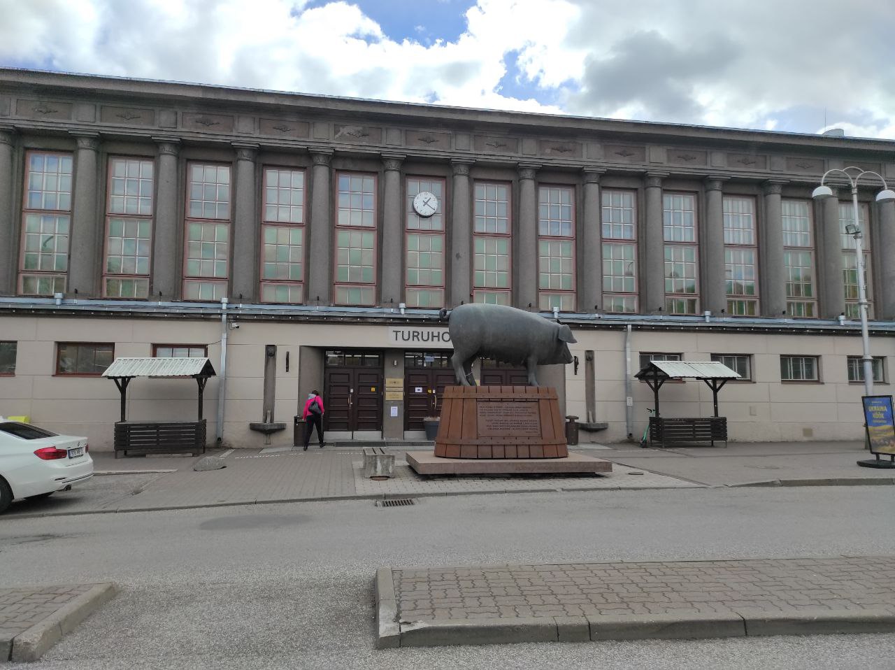 Свиня - Центральный рынок Тарту. Фото: автор