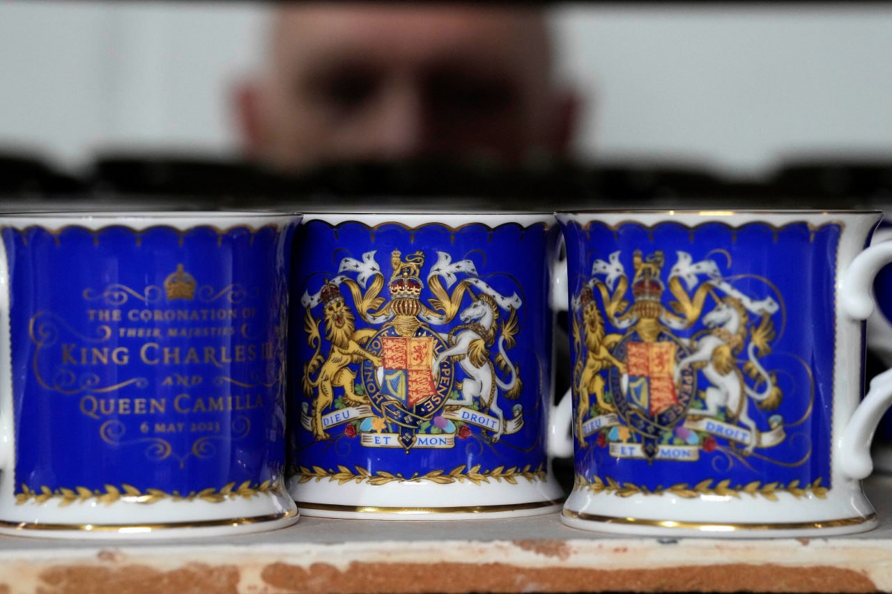 Чашки для британців – особливий атрибут. Пропозицій достатньо на будь-який смак. Фото: REUTERS/Henry Nicholls