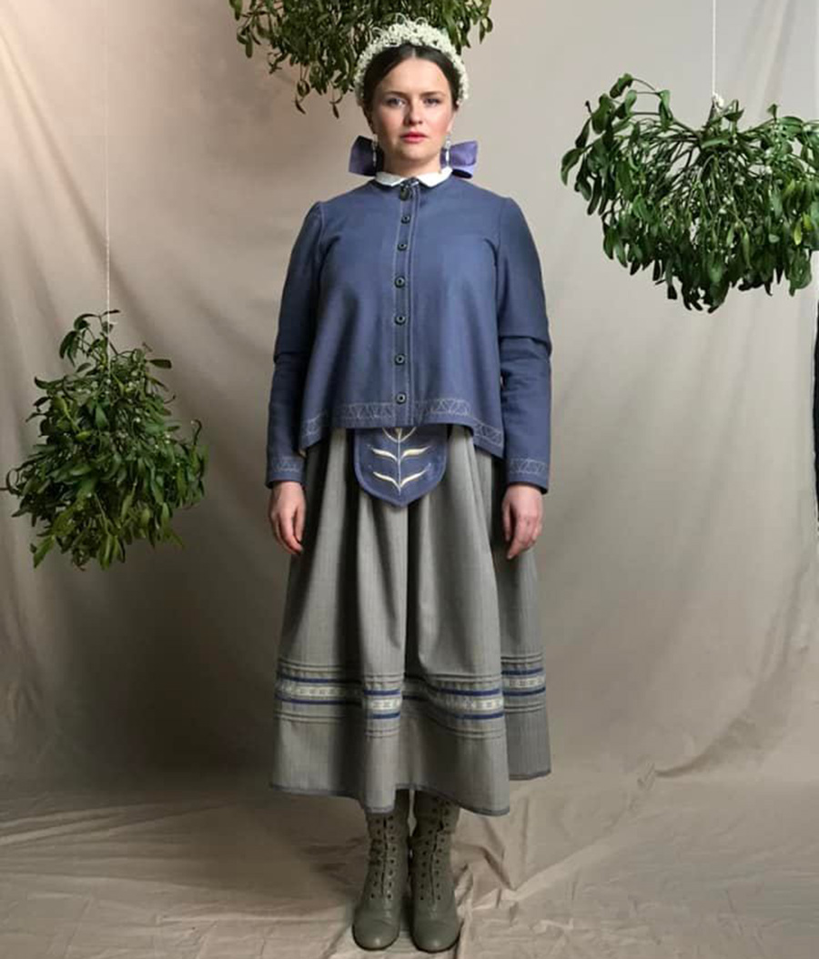 Традиційне українське вбрання. Фото: ФБ Творча майстерня Оленки Дідик
