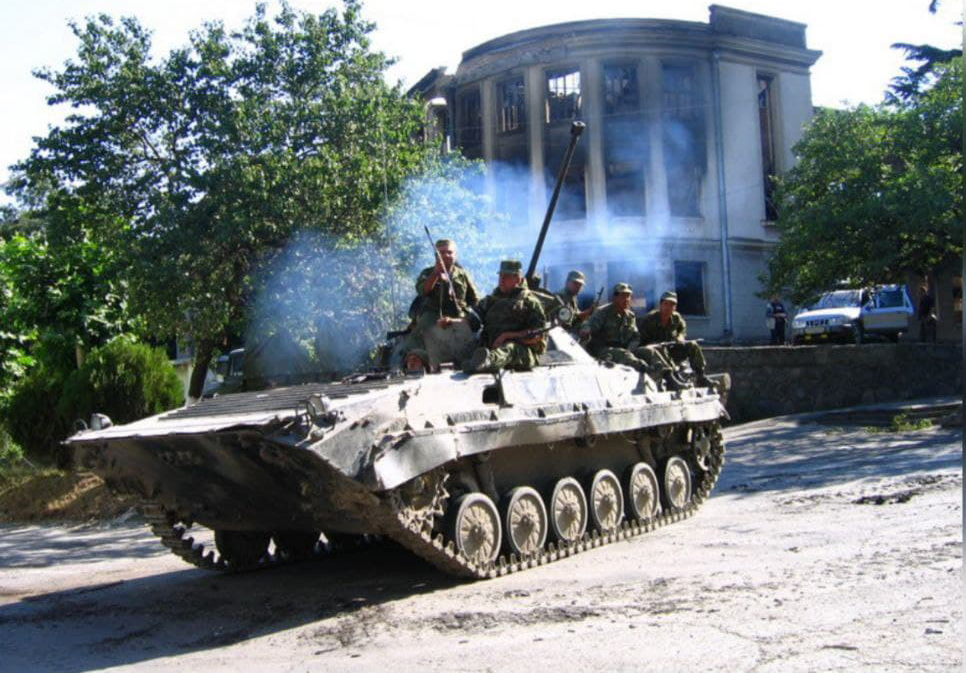 2008 год. Российская БМП-2 в Южной Осетии. Фото: Yana Amelina (Амелина Я. А.) /en.wikipedia.org