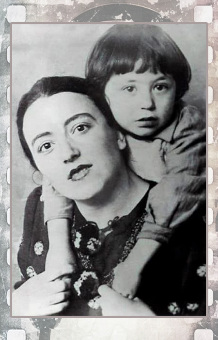 Маленький Вахтанг с мамой Мананой Багратиони. Фото: kulturologia.ru