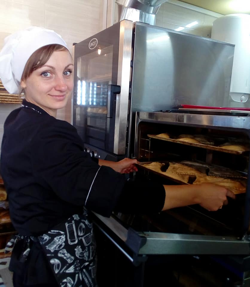 У найважчий час пекарі працювали без вихідних та перерв. Фото: facebook.com/slavnapekarnya