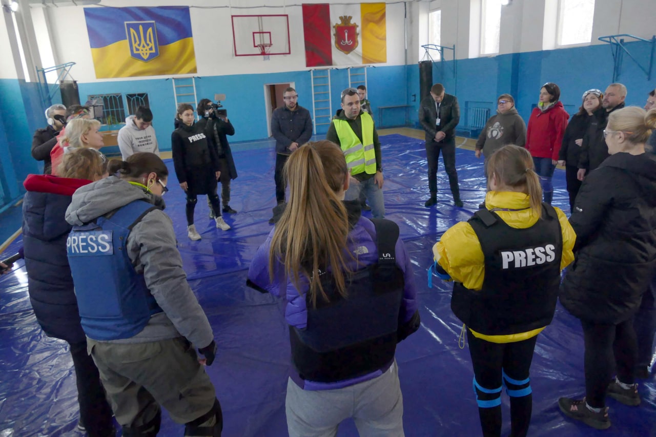 Безпека – першому місці. Тренінг із безпеки для журналістів, які працюють у бойових умовах. Одеса, 19 березня. Фото: REUTERS/Igor Tkachenko