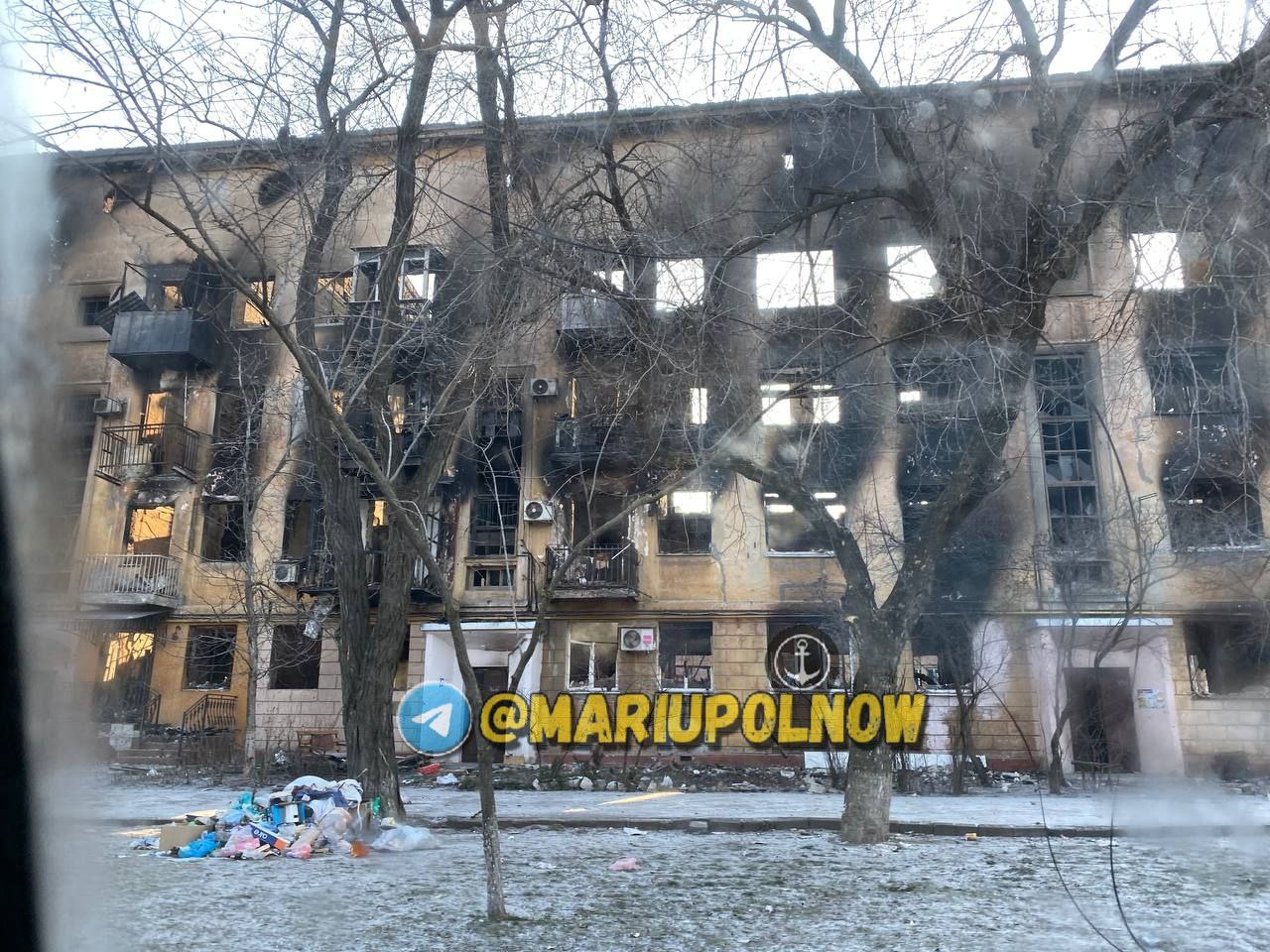 Зруйноване заводоуправління «Азовсталі», 18 березня 2022 року. Фото: https://t.me/mariupolnow/6947