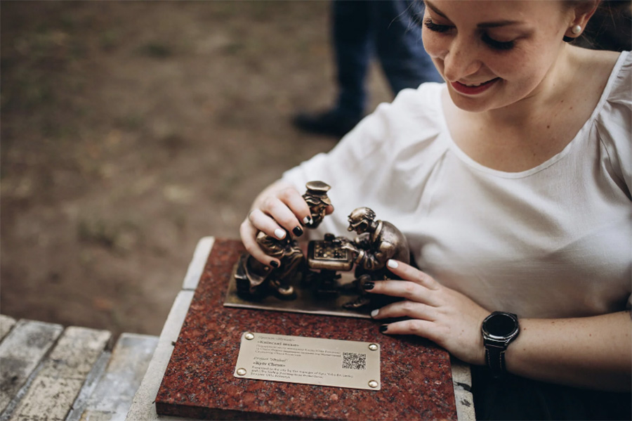 «Киевские шахматисты» в парке Шевченко - одна из самых популярных скульптур. Фото: yuliabevzenko.com