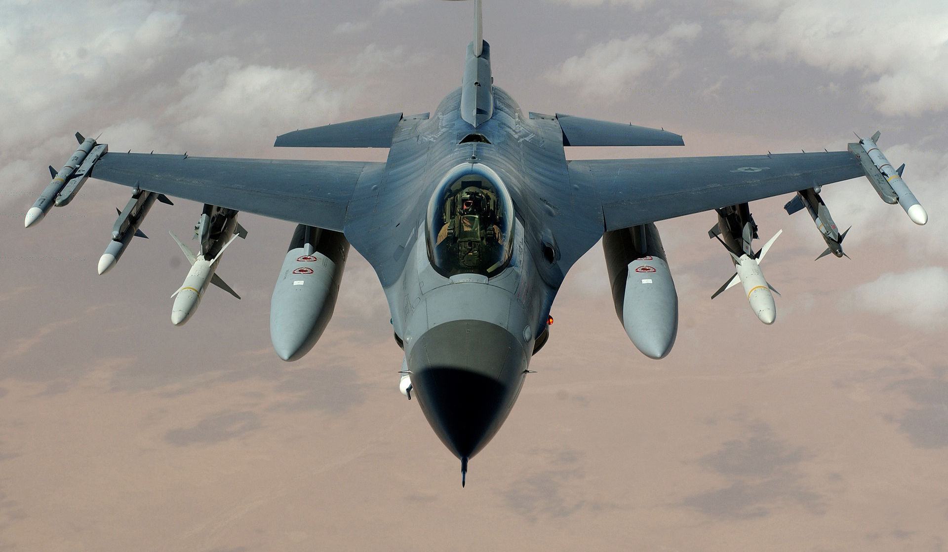 Винищувач F-16. Фото uk.wikipedia.org/wiki/