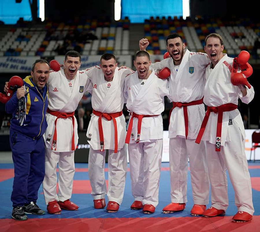Чоловіча команда - у фіналі ЧЖ-2023. Фото: facebook.com/karate.ua