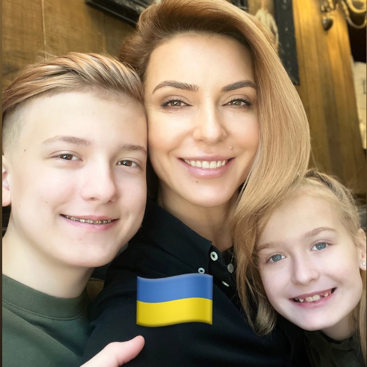 Марина Боржемська з сином Робертом і донькою Олівією. Фото: Instagram.com/uzelkova.marina/