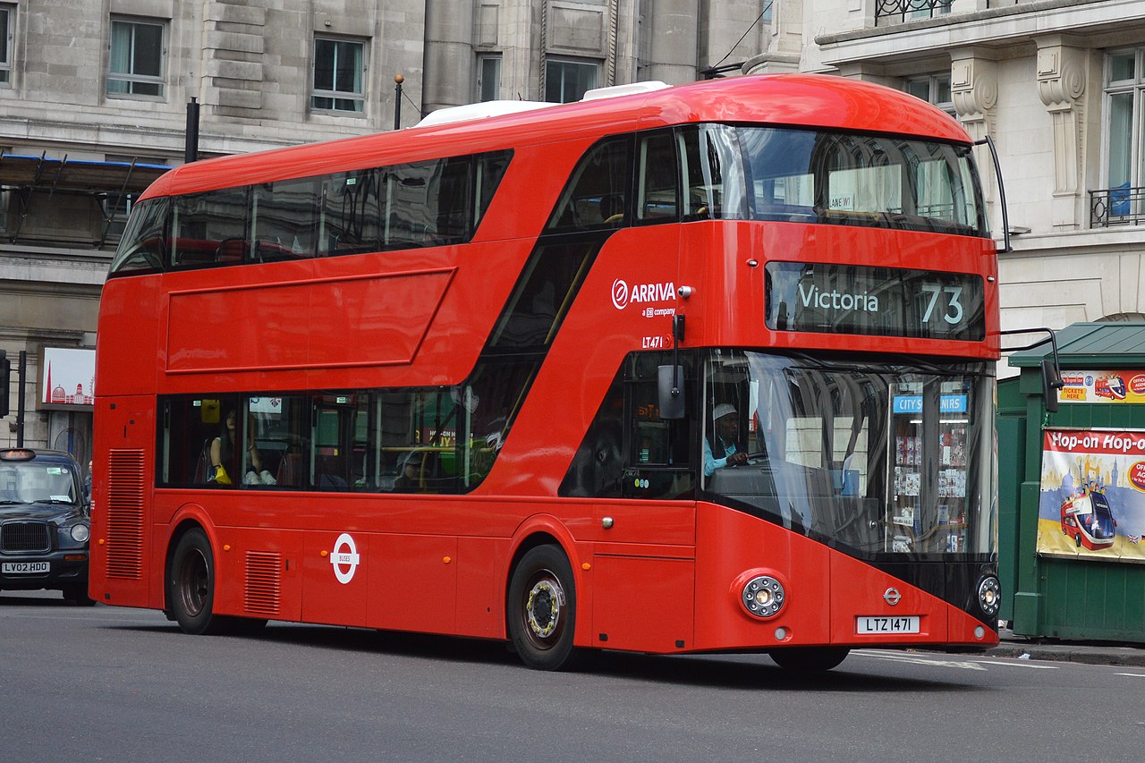 Двухэтажный автобус у нас ассоциируется с Британией. Фото: http://flickr.com/photos/105365436@N07
