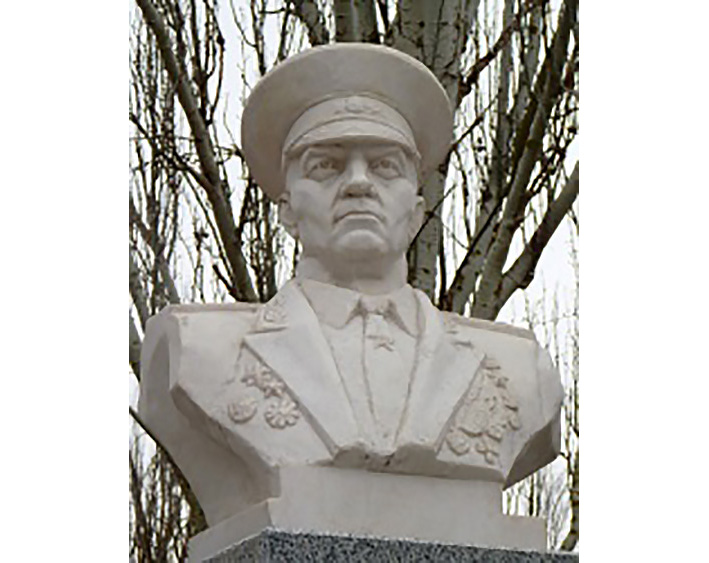 Памятник Маргелову - легендарному Дяде Васе - открыли в Херсоне в 2010 году. Фото: shukach.com/​
