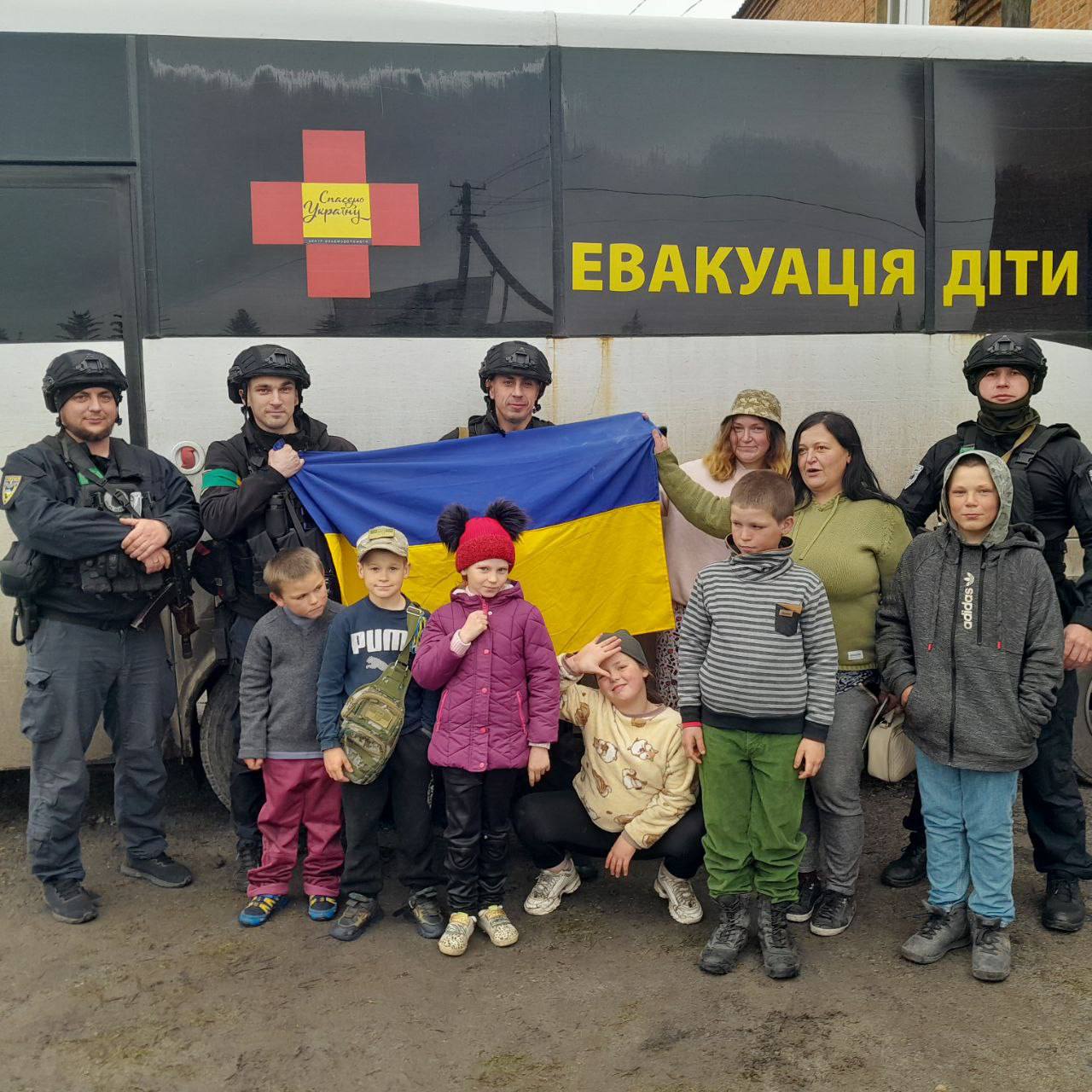 Эвакуация детей с Харьковщины. Фото: t.me/synegubov
