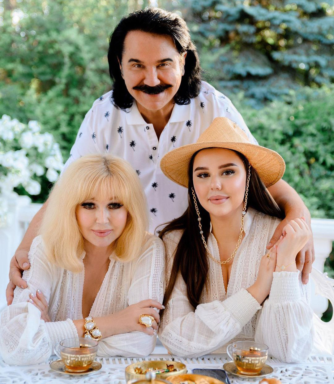 С женой Мариной и дочерью Дианой. Фото: Instagram.com/pavlo_zibrov/фотограф Александр Демиденко
