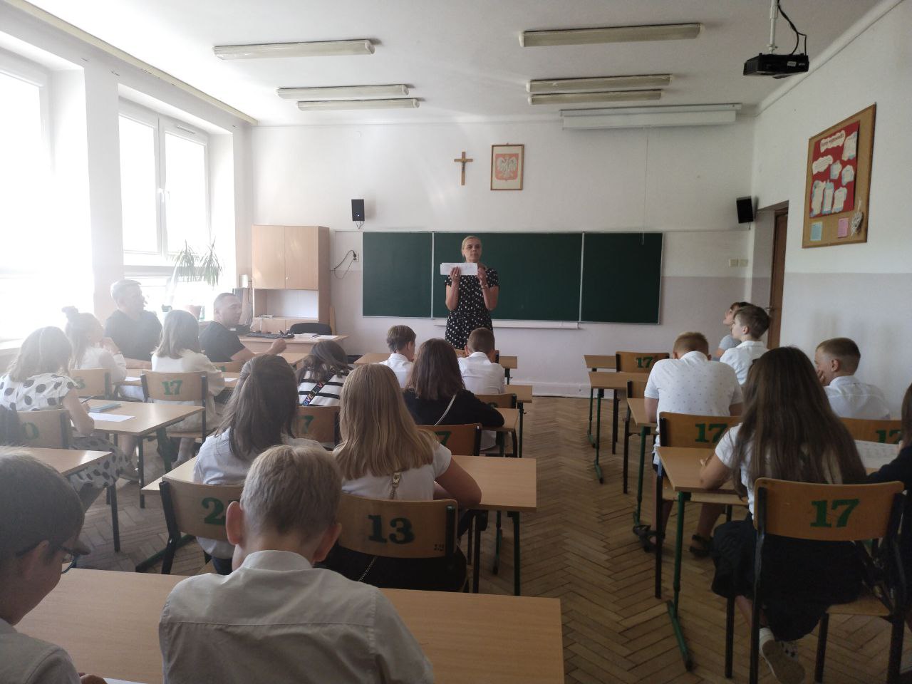 Класс в польской школе отличаеться от украинского разве что распятием. Фото: Анна Нестеренко
