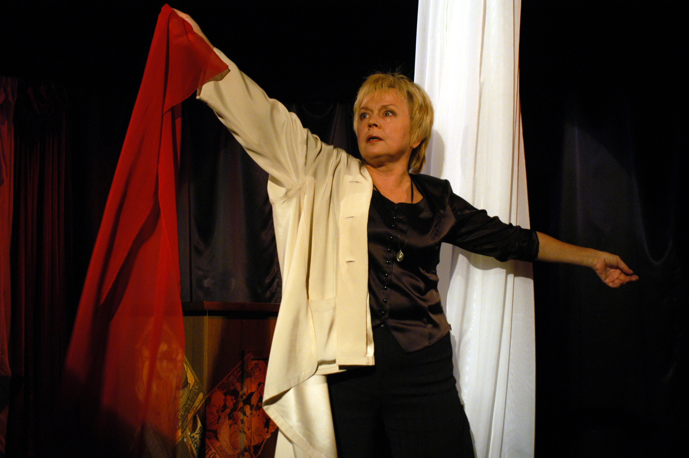 Ірина Кліщевска в ролі Едіт Піаф. Фото: надано театром «Колесо»