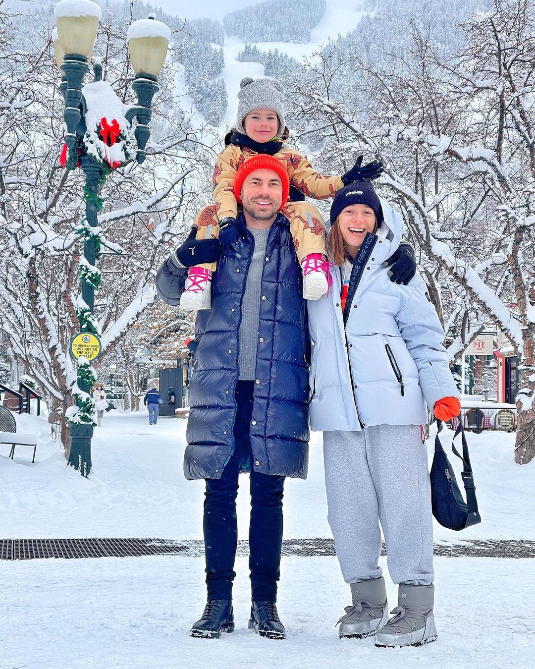 У Беднякова и Короткой родился сын Остап, так что Ксения теперь нянчится с братиком. Фото: Instagram.com/nastyakorotkaya/