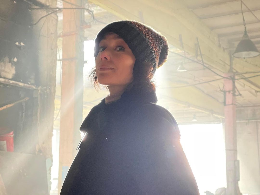 Акторка зізнається, що у Києві - її місце сили. Фото: Instagram.com/kyriyenkosasha/