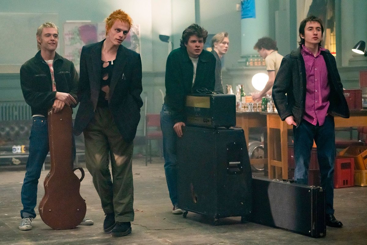 Сюжет сериала основан на мемуарах гитариста Sex Pistols Стива Джонса. Фото: Hulu