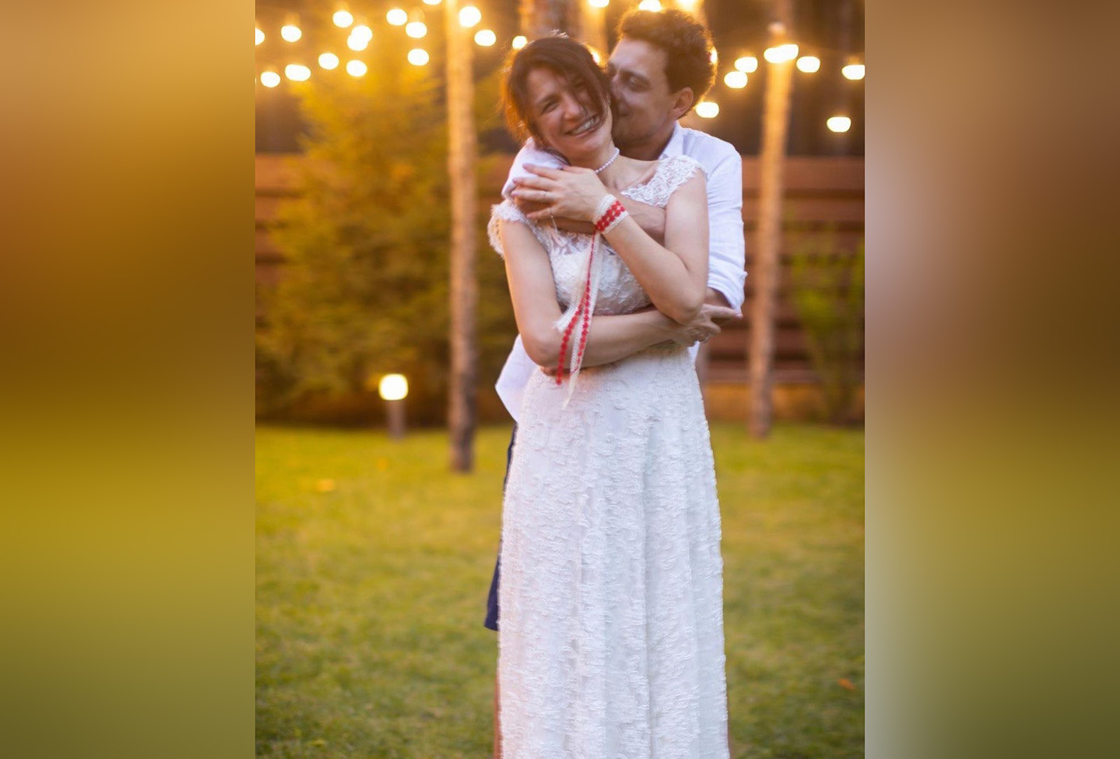 Євген та Наталія Синельникова на весіллі у Бучі. Фото: Instagram.com/synelnykov_yevgen/фотограф Віталій Ухов