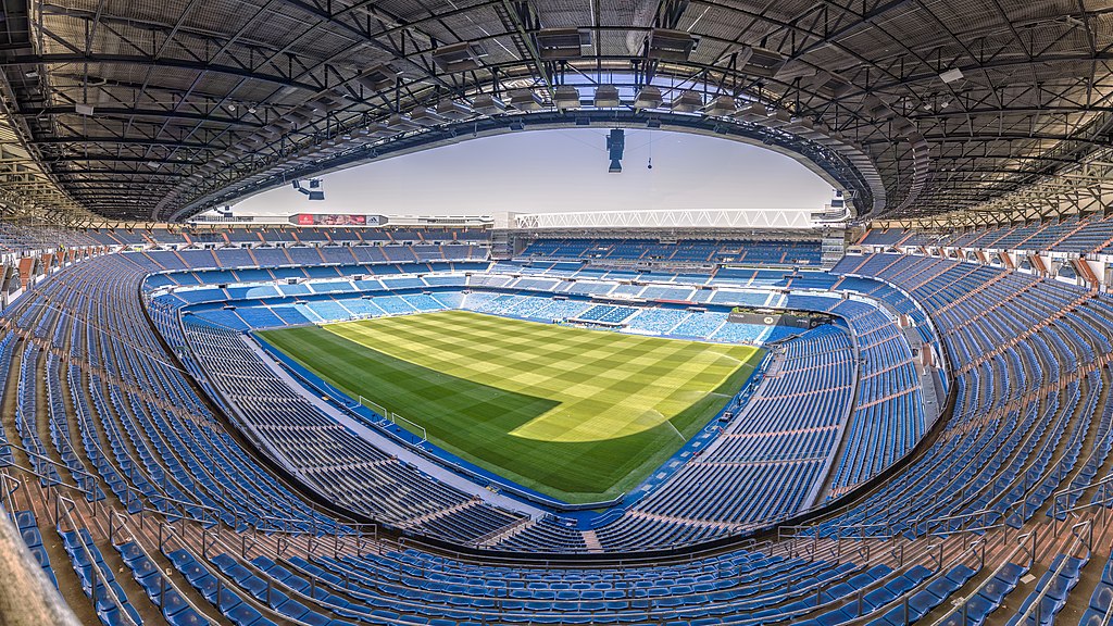 Стадион «Сантьяго Бернабеу» имеет высшую категорию УЕФА. Фото: Fernando Pascullo. CC BY-SA 4.0, https://commons.wikimedia 
