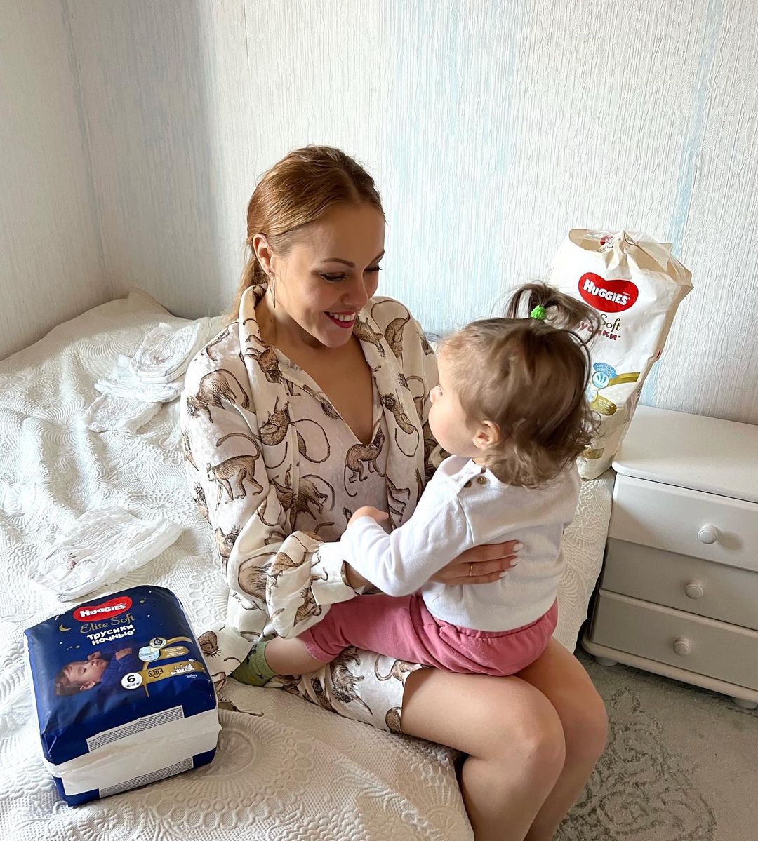 Елена Тополя признается, что если бы не семья, они в Америке не прожили бы. Фото: Instagram.com/alyoshasinger/