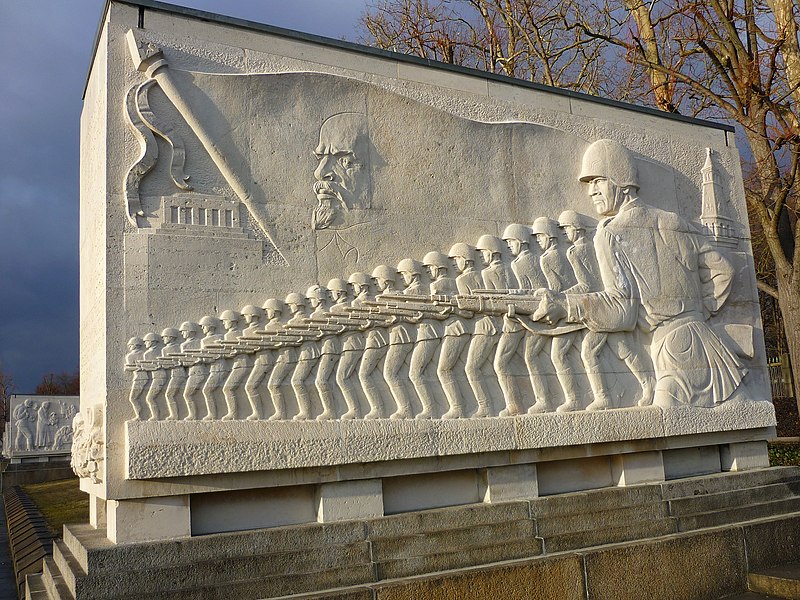 Меморіал у Трептів-парку останнім часом мало не щодня атакують вандали. Фото: SteSus85/commons.wikimedia.org