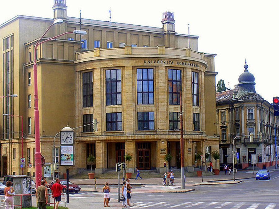 Университет Коменского в Братиславе. Фото: Jozef Kotulič//commons.wikimedia.org