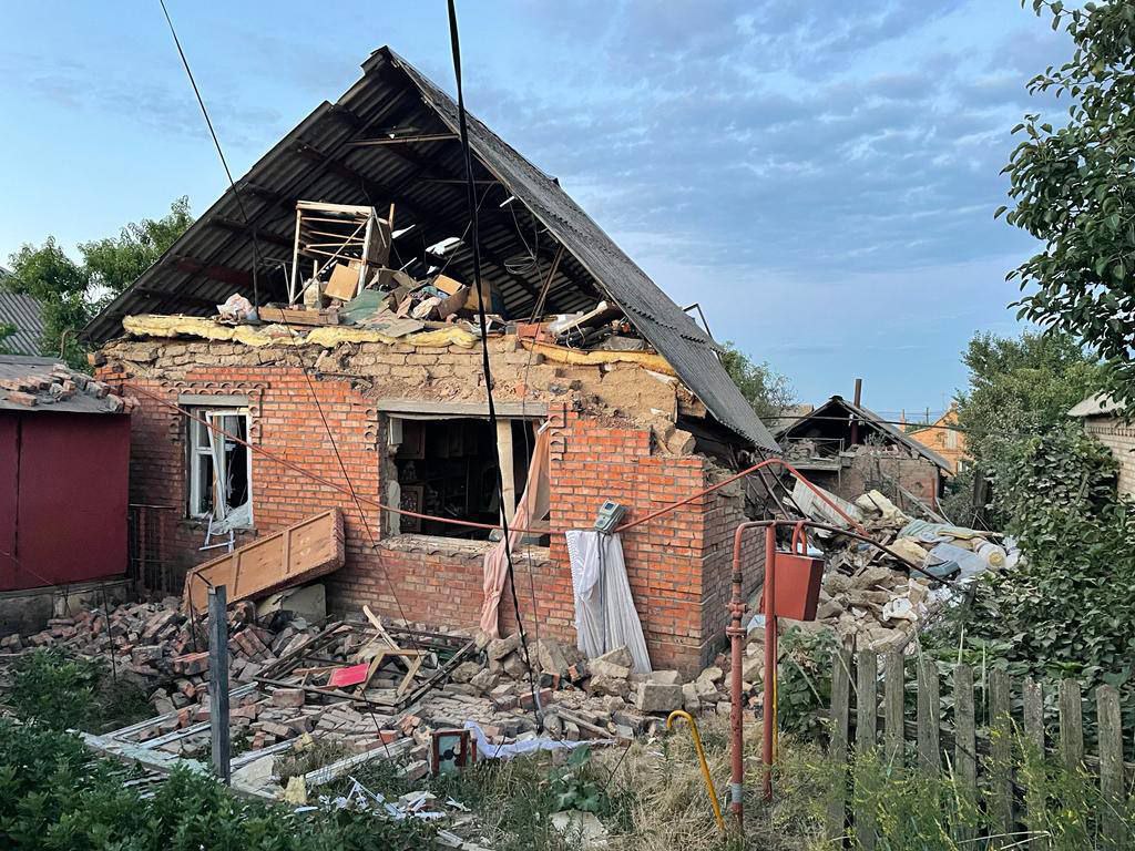 У місті зруйновано та житлові будинки... Фото: t.me/nikopol_news